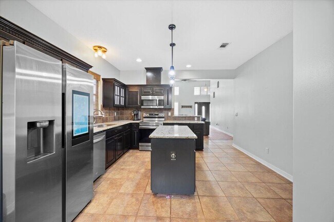 Building Photo - 1805 Brooke Beach Dr