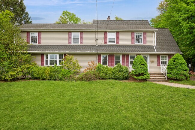 Primary Photo - 111 Herbert Ave