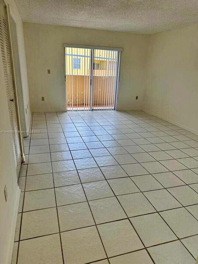 Building Photo - 14930 SW 82nd Terrace