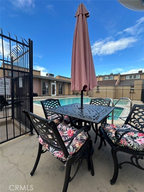 Building Photo - 2700 N Brea Blvd