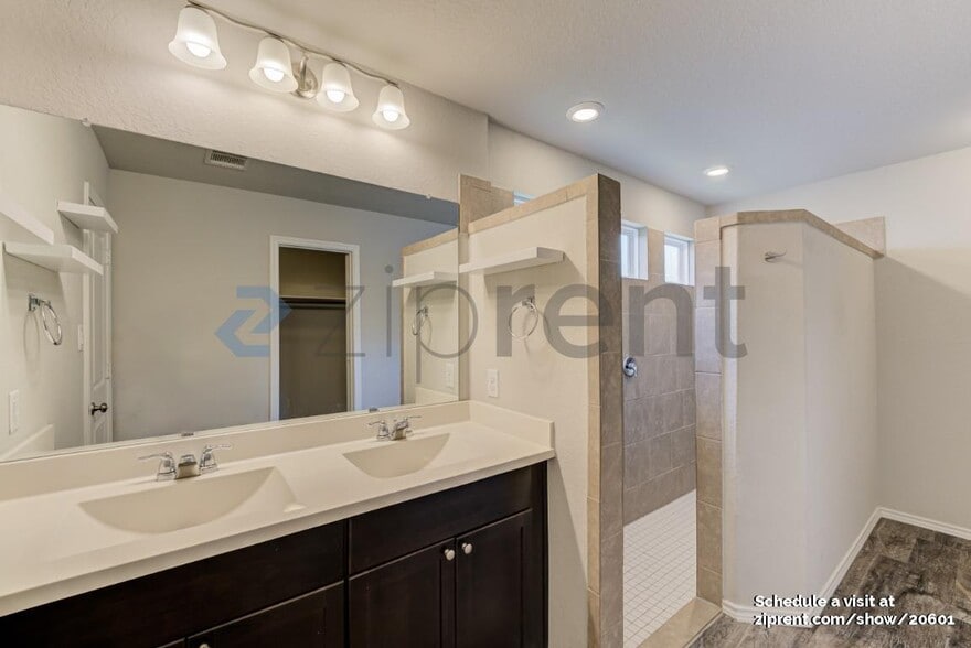 Building Photo - 9811 Marbach Brk