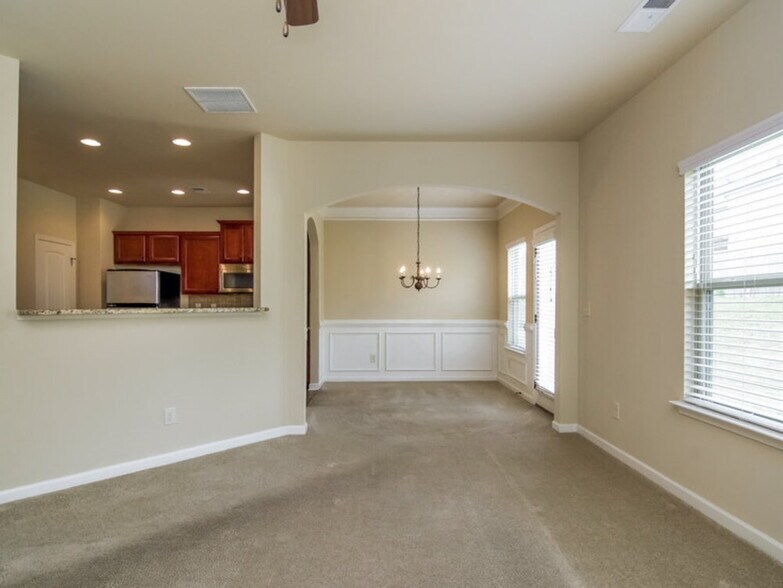 Building Photo - 2345 Morgan Farm Dr