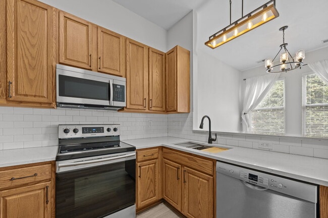 Primary Photo - 3471 Chagall Ct