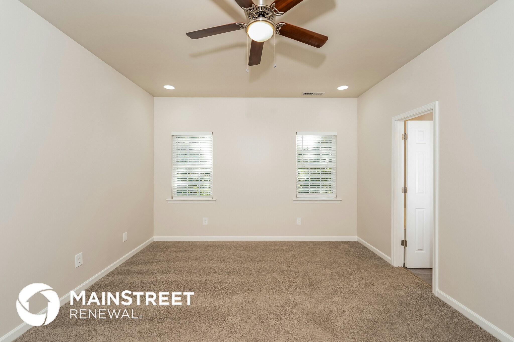 Building Photo - 4821 Southern Oaks Ln