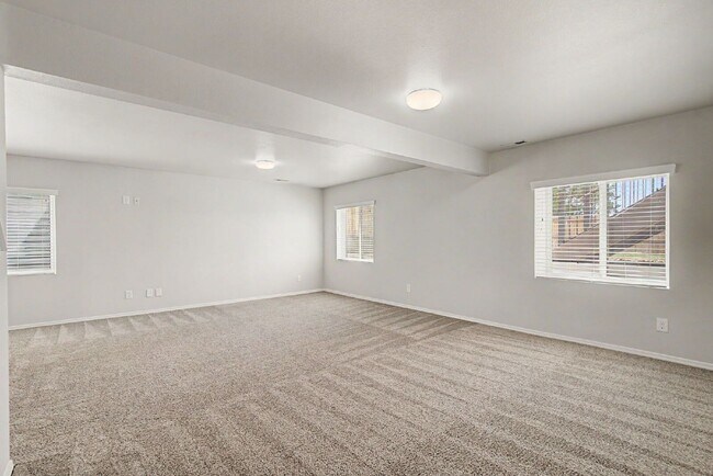 Building Photo - 1005 Scarlet Oak Dr