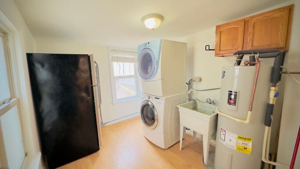 Building Photo - 2234 Fleet St