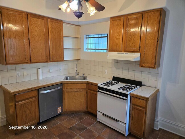 Building Photo - 547 S 300 E