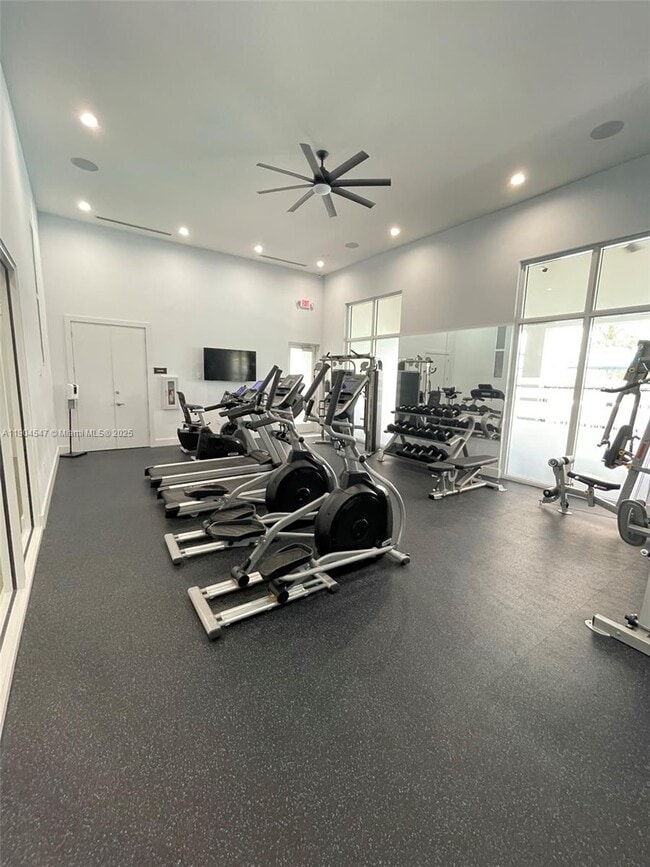 Building Photo - 2610 SE 13th St