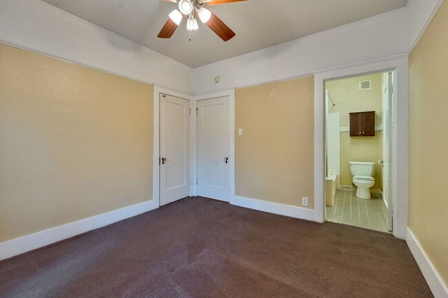 Building Photo - Charming Midtown 1-Bedroom Apartment with ...