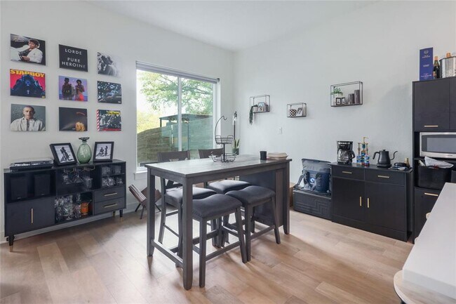 Building Photo - 5820 Sutherlin Rd