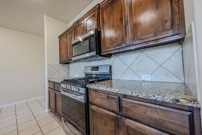 Building Photo - 7 Glass Ranch Rd