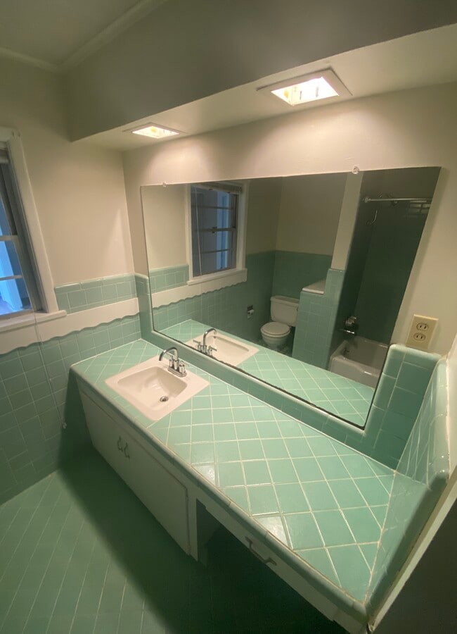 Building Photo - 455 Sandefur Dr