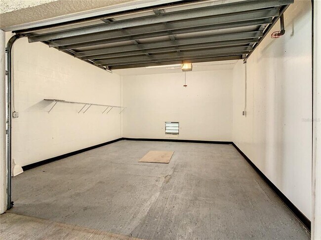 Building Photo - 960 Starkey Rd