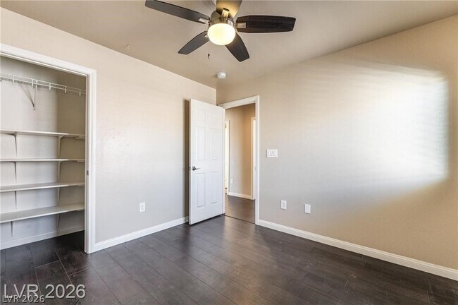 Building Photo - 5282 Ledgewood Creek Ave