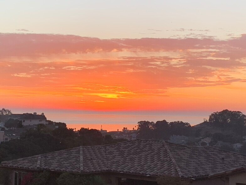 Building Photo - 213 Cima de Colina