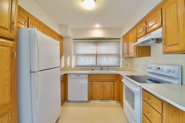 Building Photo - Marvelous Omaha Home