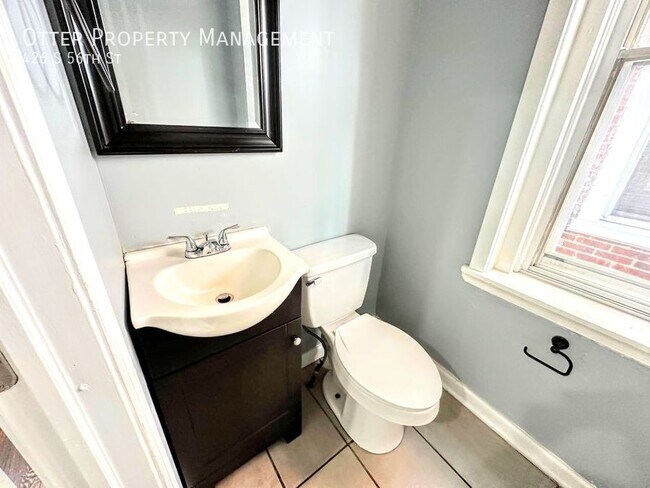 Building Photo - 426 S 56th St