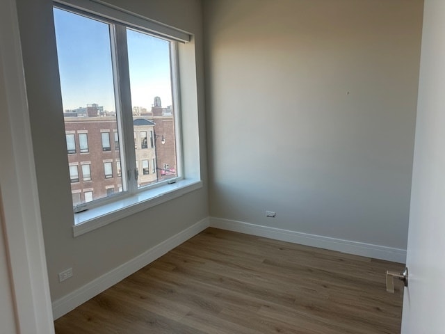 Building Photo - 4010 N Lincoln Ave