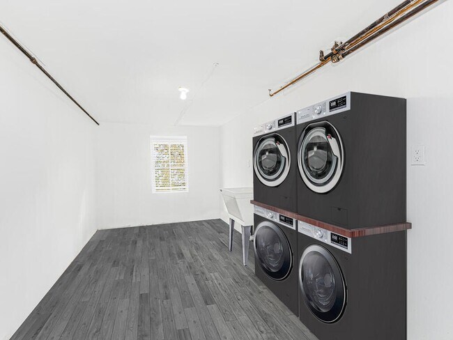 Building Photo - 136 Cortlandt St