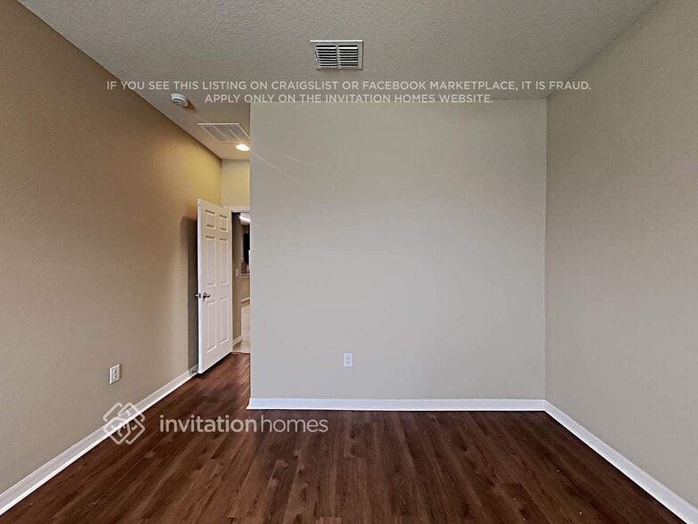 Building Photo - 5040 Suncatcher Dr