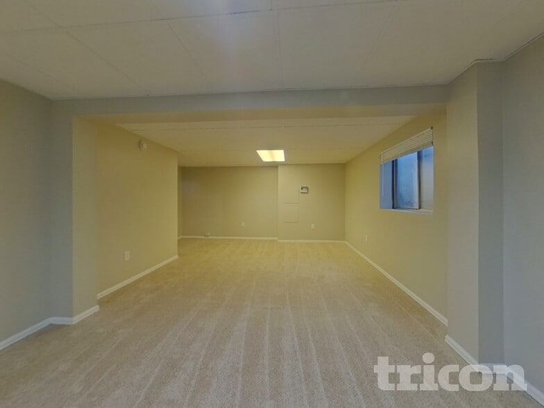 Building Photo - 1448 Sunnyside St