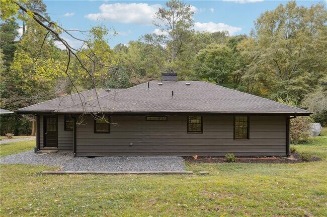 Building Photo - 3644 Lakeside Ct