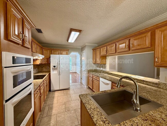 Building Photo - 2217 Hammock Oaks Dr N