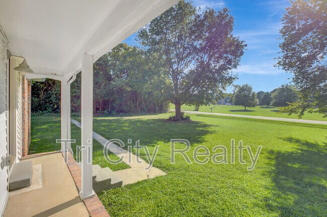 Building Photo - 214 Brooks Rd