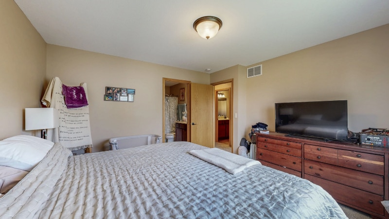 Building Photo - 4024 Stone Point Dr NE