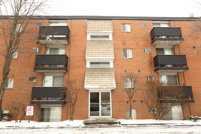 Building Photo - Woodmere Apartments