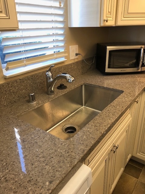 Building Photo - 1992 Bandoni Ave