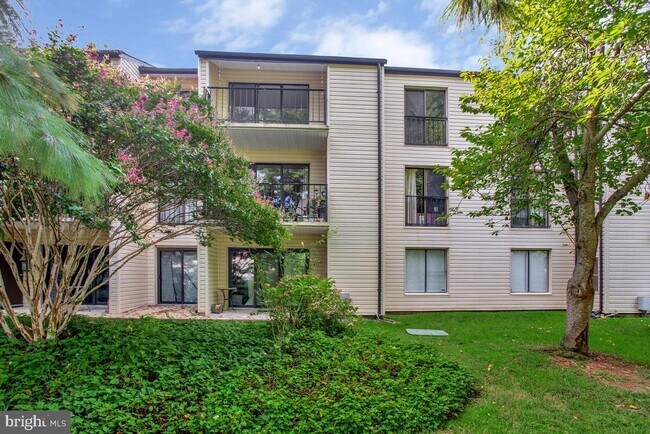 Building Photo - 2574 Riva Rd