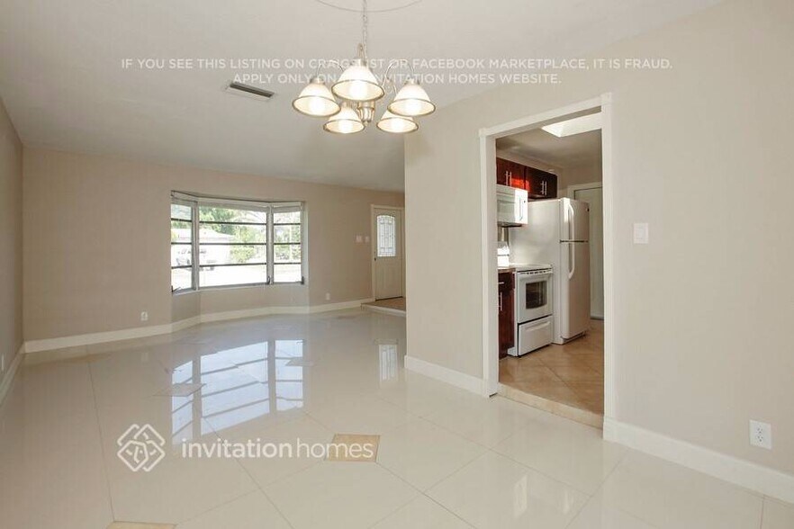 Building Photo - 272 NW 79th Terrace