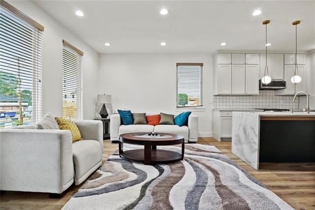 Building Photo - 183 S Prairie Ave