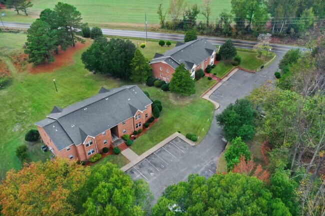 Building Photo - FOR RENT in Waynetique Apts ~ 2 Bedroom, 2 Bathroom Apartment in Goldsboro *Excellent Wayne Memor...