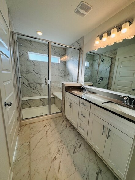 Building Photo - 4883 Gilbert Dr