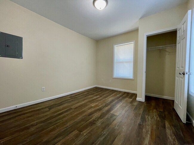 Building Photo - 14 Dwight St