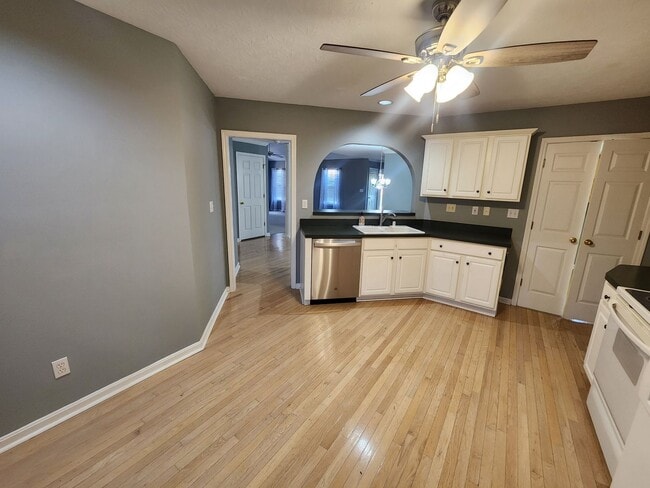 Building Photo - Spacious 3 bedroom 3 full bath condo for rent!!