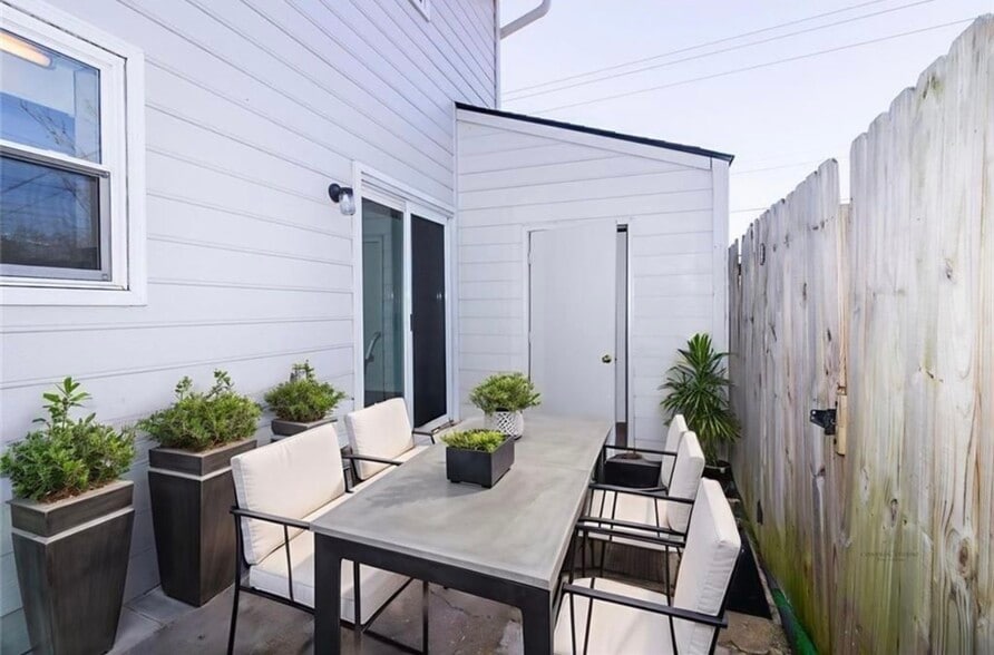 Building Photo - 3100 Duvall Pl