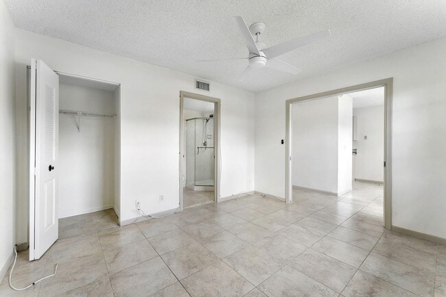 Building Photo - 1521 NW 18th Ave