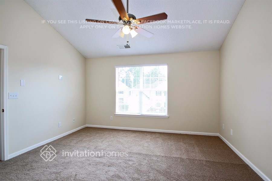 Building Photo - 5125 Bentgrass Run Dr