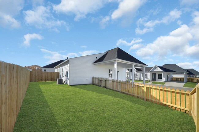 Building Photo - 38634 Spur 149 Rd