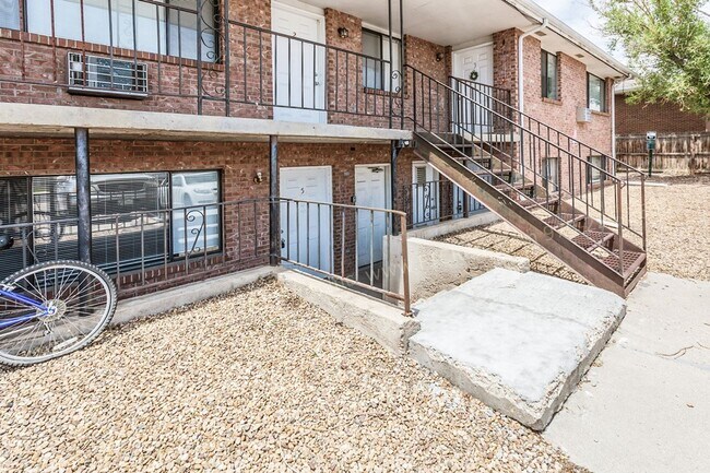 Building Photo - 3023 Denver St