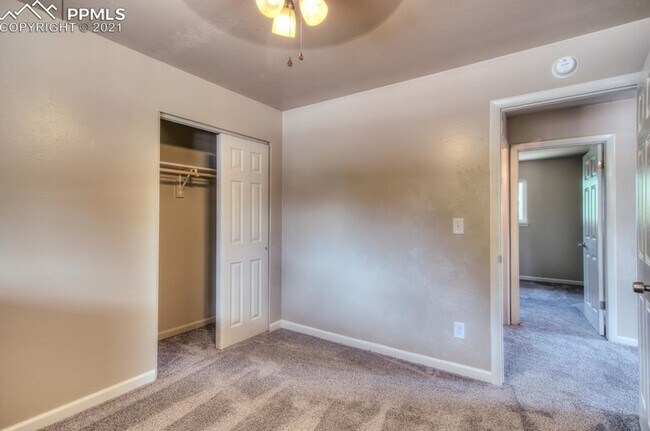 Building Photo - 1197 Cree Fourplex