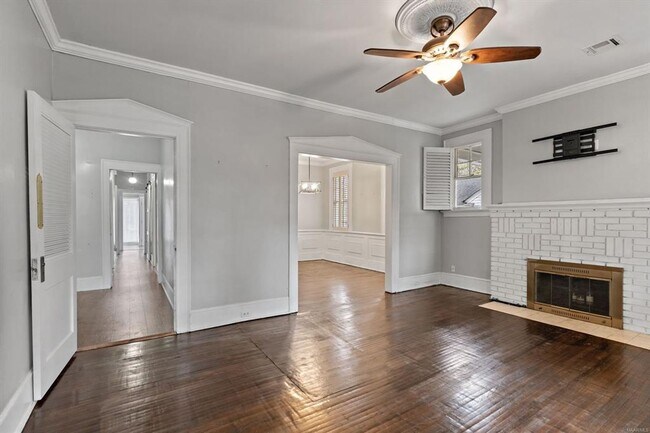 Building Photo - Home for rent in Cloverdale