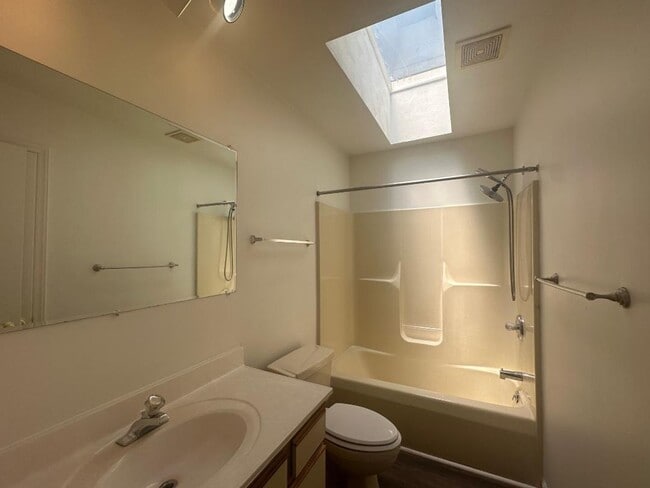 Building Photo - North Roanoke County Duplex