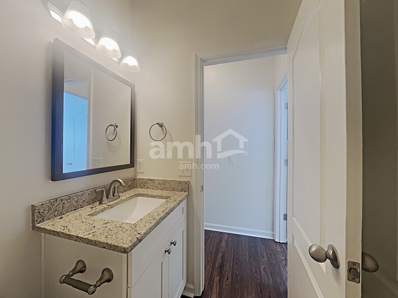 Building Photo - 4410 Split Creek Dr