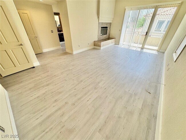 Building Photo - 8753 Rainbow Ridge Dr