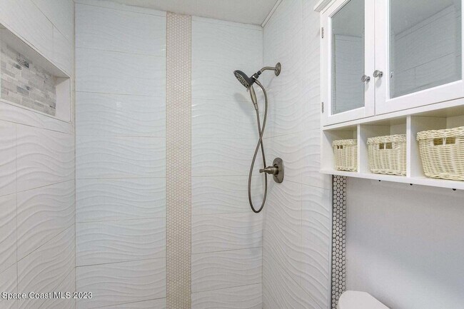 Building Photo - 2253 Flower Tree Cir