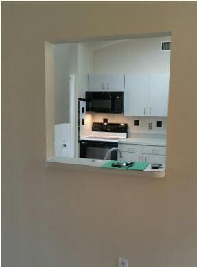 Building Photo - 1331 SW Bellevue Ave